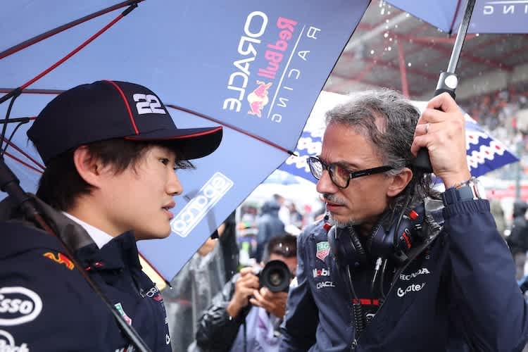 Yuki Tsunoda und Laurent Mekies