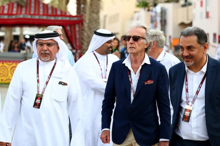 Kronprinz Salman bin Hamad Al-Khalifa (links) und Luca Montezemolo (mit Sonnenbrille) in Bahrain 2025