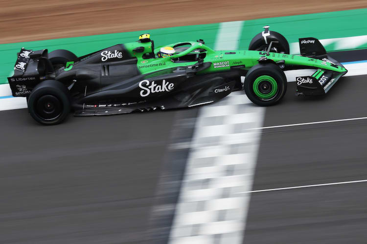 Gabriel Bortoleto bei der Arbeit mit Pirelli