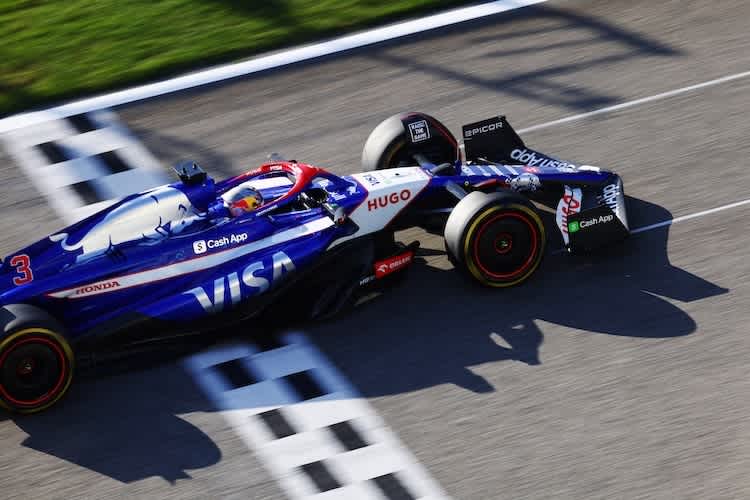 Daniel Ricciardo im neuen Auto von Visa Cash App RB (VCARB)