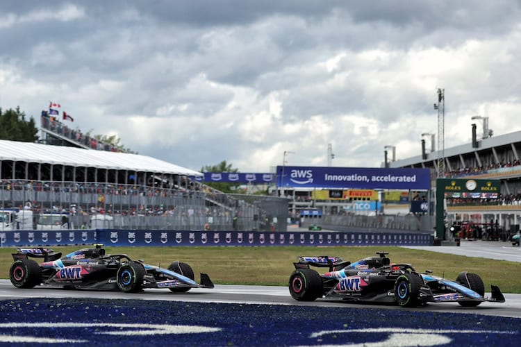 Esteban Ocon vor Pierre Gasly