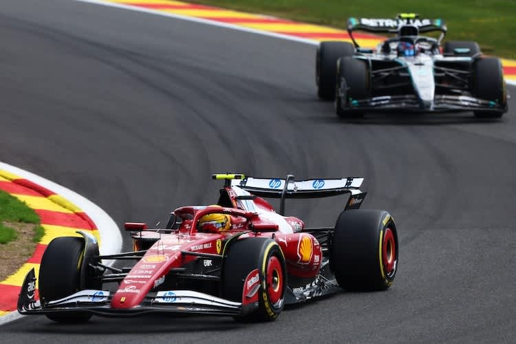 Lewis Hamilton vor Kimi Antonelli