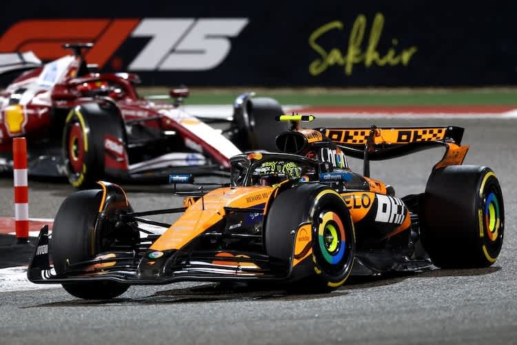 Lando Norris vor Charles Leclerc