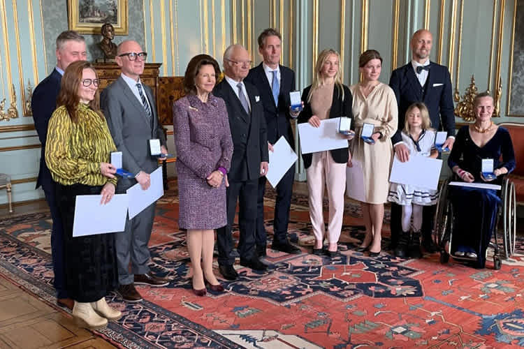 Die vom schwedischen König ausgezeichneten Sportlerinnen und Sportler mit Tony Rickardsson (3.v.l)