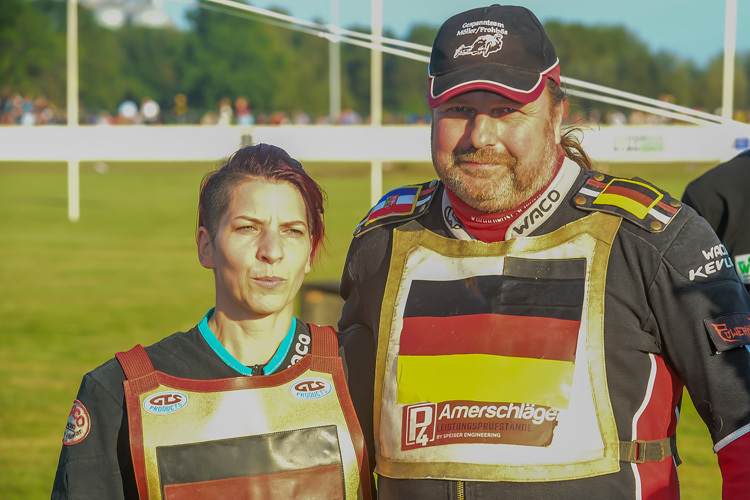 Ole Möller und Beifahrerin Sindy Viragos stürzten