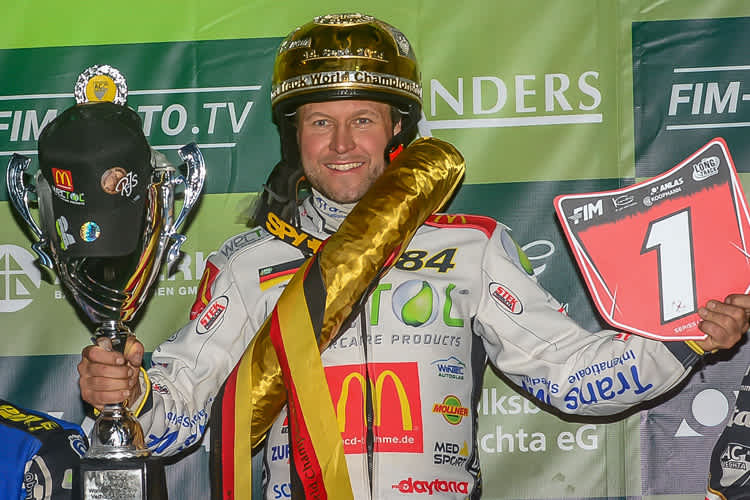 Martin Smolinski, hier nach dem GP-Sieg in Vechta