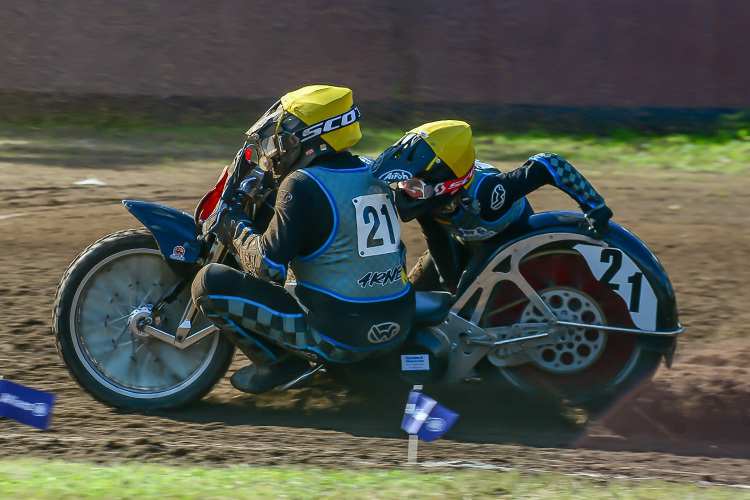 Arne Friskovec und Beifahrerin Sarah Strzewinski haben für 2025 eine A-Lizenz genommen