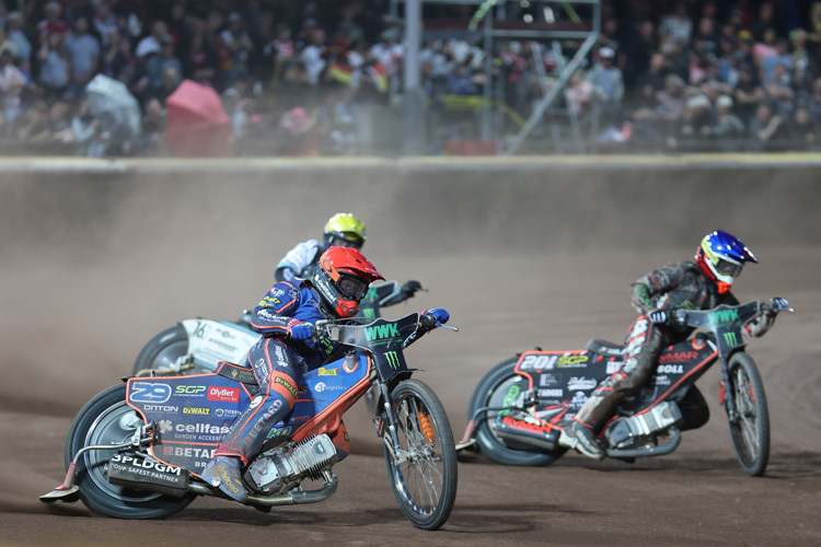 Andzejs Lebedevs (rot) wünscht sich Verbesserungen der Bahnen