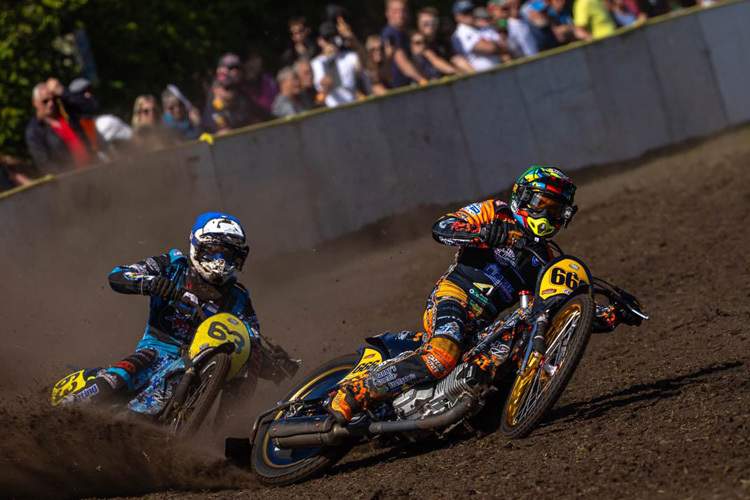 Romano Hummel (666) gewann in Joure, Dave Meijerink (63) stürzte