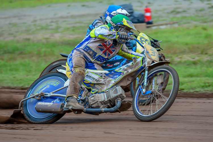 Eng ging es zu im Vorlauf zwischen Chris Harris vorne und Dave Meijerink