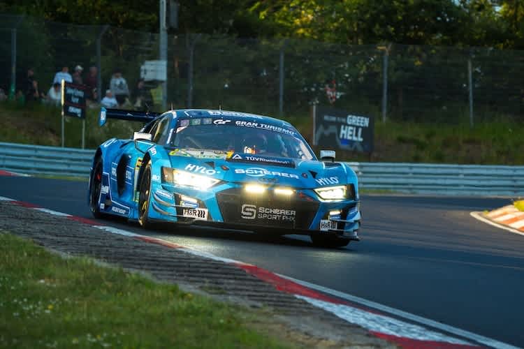 Christopher Haase wringt den Scherer Sport PHX Audi aus