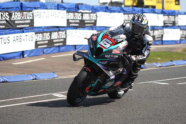 Michael Dunlop holt sich zwei Siege an einem Tag