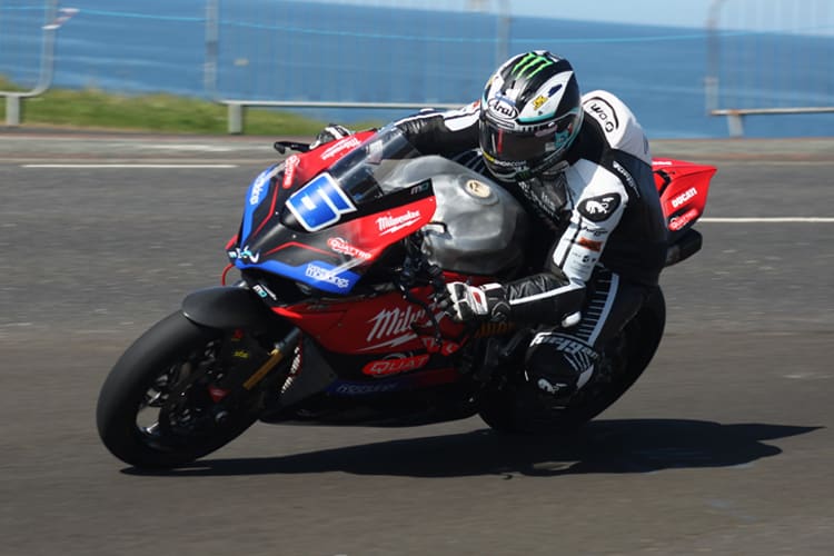 Michael Dunlop auf der Supersport-Werks-Ducati