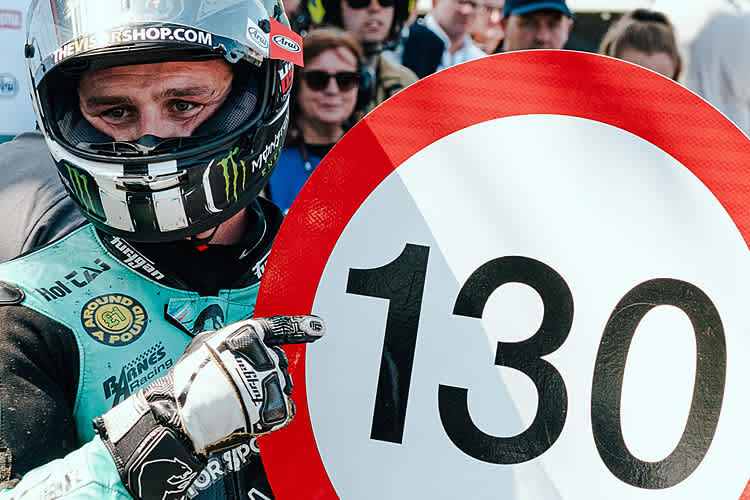 Michael Dunlop ist der schnellste Supersport-Pilot auf dem Snaefell Mountain Course
