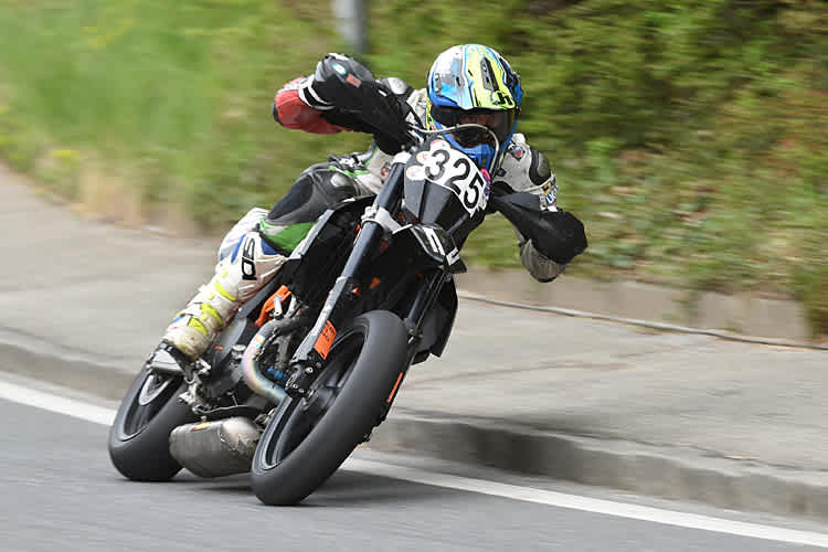 Philipp Neumüller führt die EM-Tabelle bei den Supermotos an