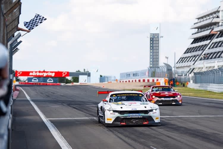 Finn Wiebelhaus und Salman Owega feierten am Nürburgring den ersten Sieg des Ford Mustang GT3 in Europa und die Halbzeitmeisterschaft im ADAC GT Masters