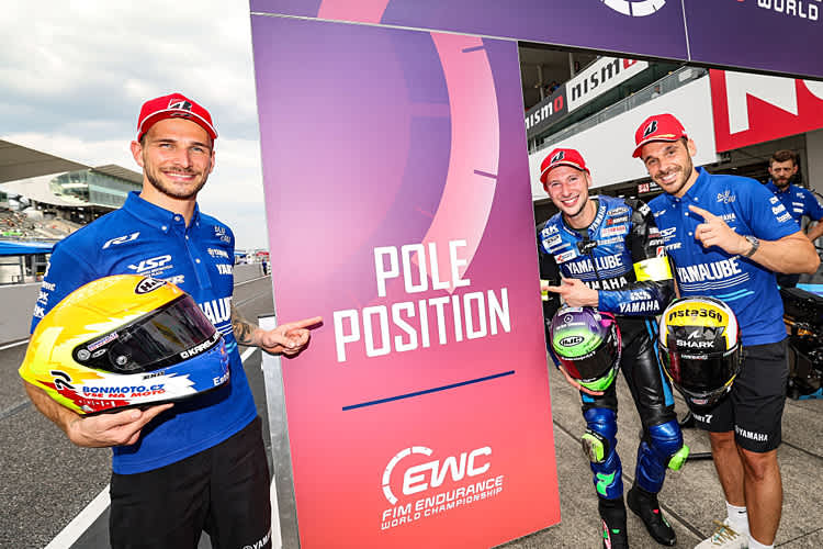 Stolze Polesetter 2024: Das YART-Trio Karel Hanika, Marvin Fritz und Niccolò Canepa (vlnr.)