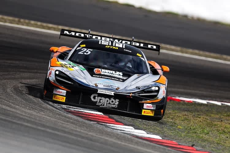 Ben Dörr auf Pole im McLaren