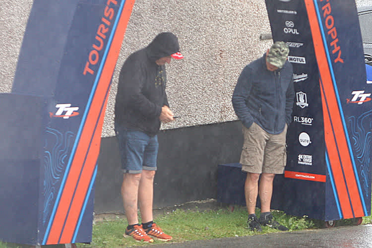 Regen ist einmal mehr Spielverderber auf der Isle of Man