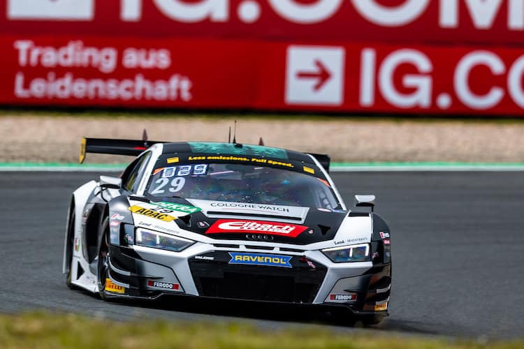  Der Land Audi wurde nach dem schweren Qualifyingunfall zurückgezogen