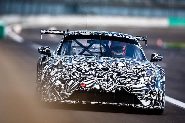 Klaus Bachler bei der Testarbeit auf dem Lausitzring