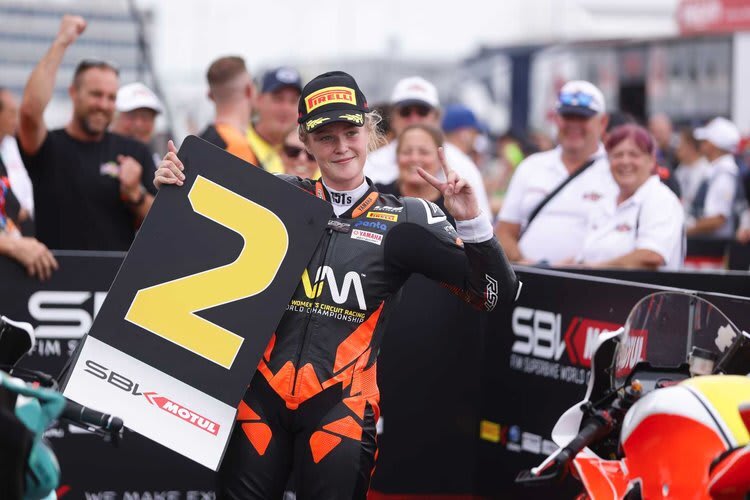 Chloe Jones hat den Anschluss an die Spitze der WorldWCR geschafft