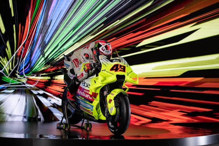 Fabio Di Giannantonio beim Videoshooting für die neue MotoGP-Saison