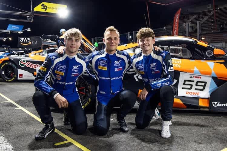 Benjamin Goethe, Marvin Kirchhöfer und Joseph Loake vor dem Garage 59 McLaren 720S GT3
