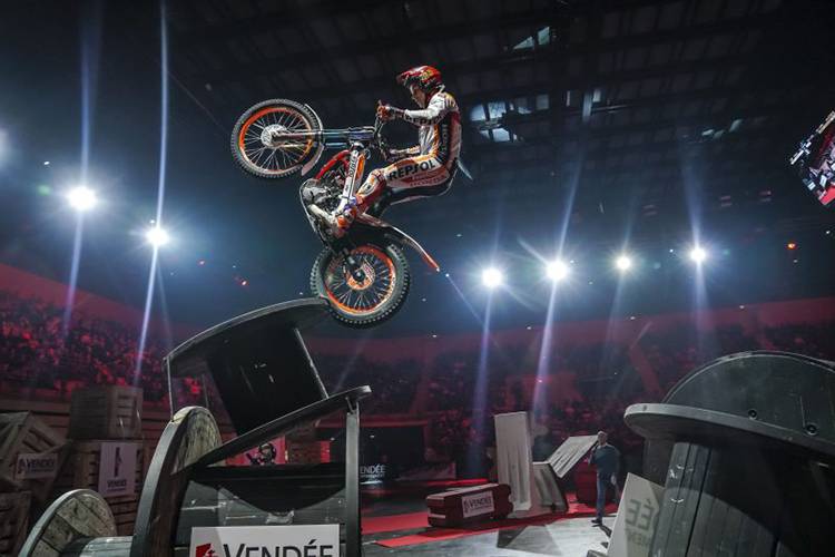 Auch in der Halle eine Macht: Toni Bou auf Montesa.