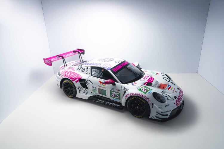 Blick auf den Porsche 911 GT3 R LMGT3 der Iron Dames