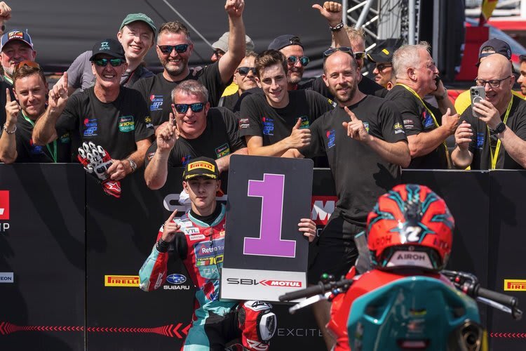 Team #109 freut sich über die WM-Führung