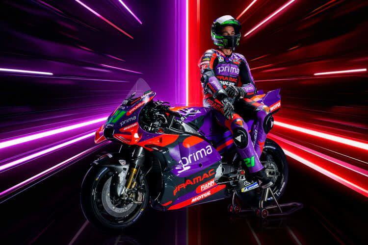 Bisher konnte Franco Morbidelli auf der frisch lackierten GP24 nur im Stand posieren