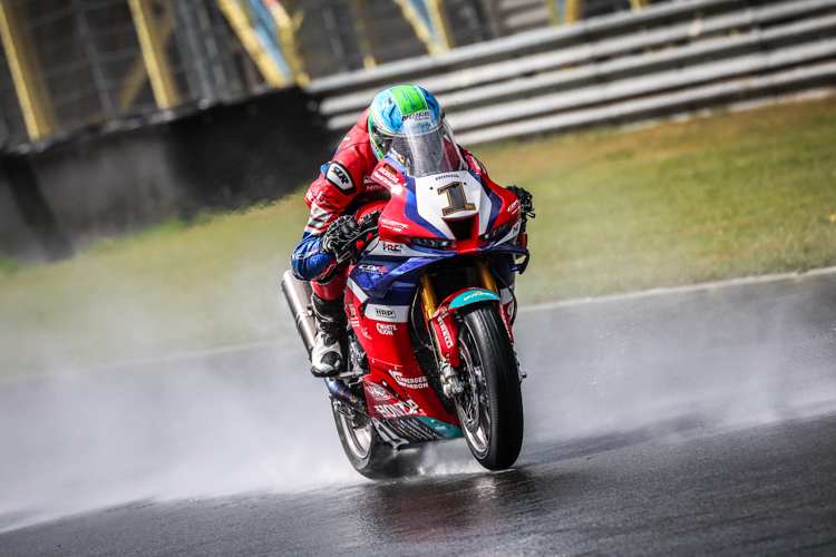 Im Nassen und Trockenen schnell - Florian Alt