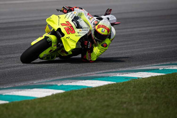 Marco Bezzecchi auf der frisch lackierten Ducati Desmosedici GP23 in Sepang