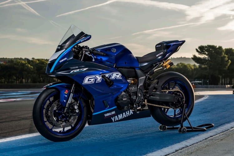 Die Yamaha R7 in der Cup-Version