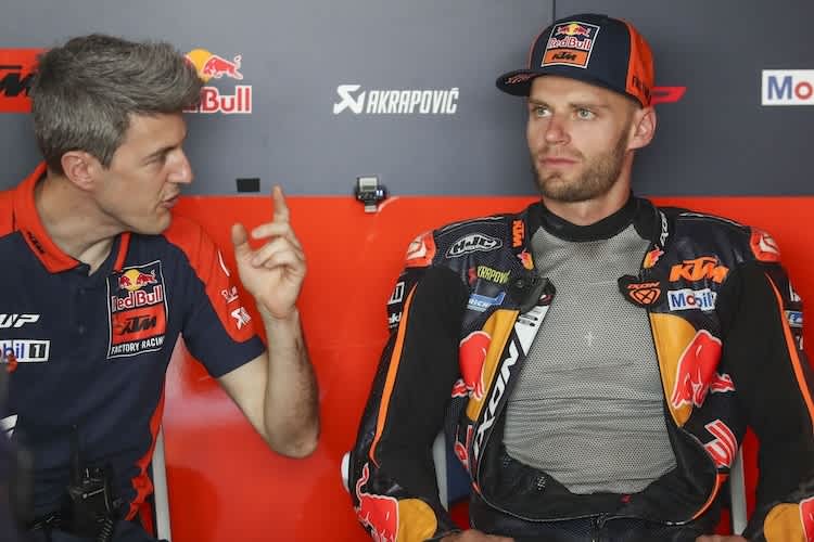 Brad Binder mit seinem Crew-Chief Andres Madrid