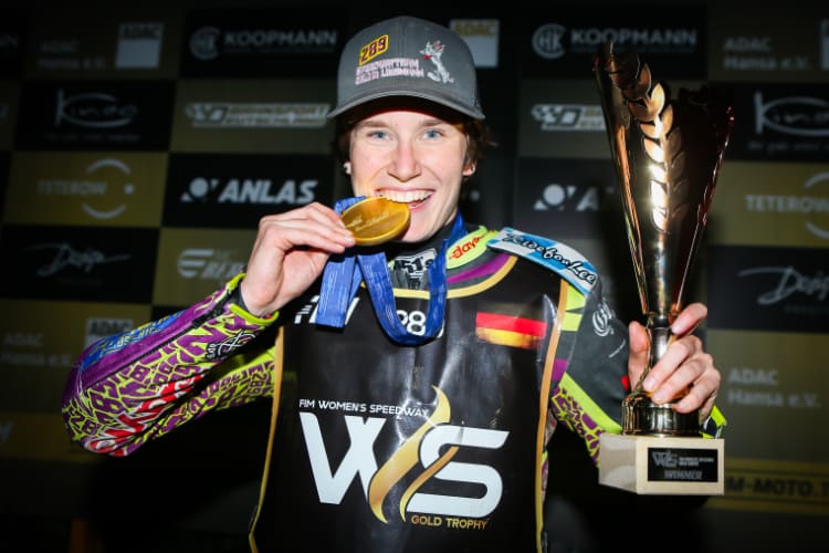 Celina Liebmann (li.) hat sich England gut eingelebt