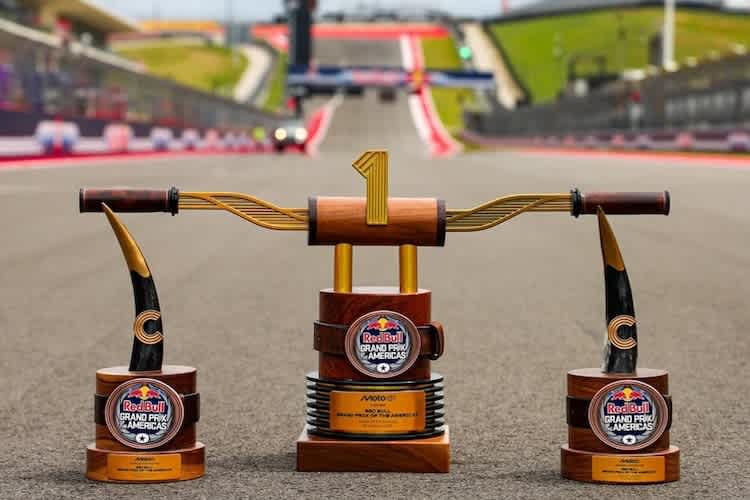 Darum geht es: Diese speziellen Trophäen werden am Sonntag an die Sieger des US-GP 2025 gehen