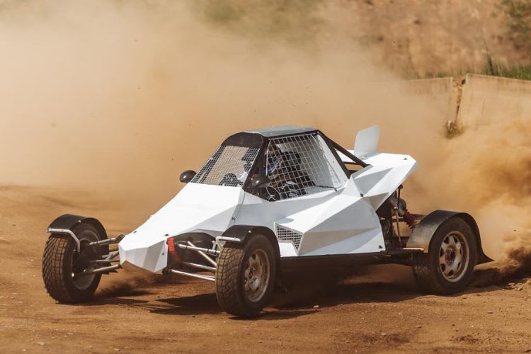 Im 620-PS-Super Buggy beim Test für ein Autocross-Heimspiel-Rennen nahe Gap: Sebastien Ogier