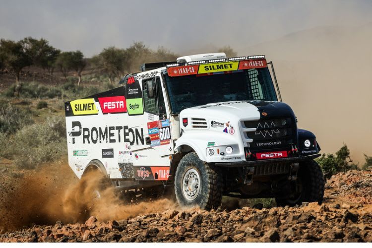 Das tschechische Team von Martin Macik,  Tomasek Frantisek und David Svanda mit dem Iveco-MM Technology-Truck wiederholte seinen Vorjahressieg