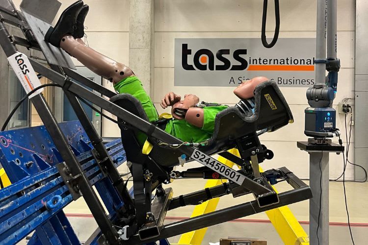 Neue Sitzaufpralldämpfung soll Fahrersicherheit bei schweren Unfällen in der Rallye-Raid-Weltmeisterschaft um 50 Prozent verbessern