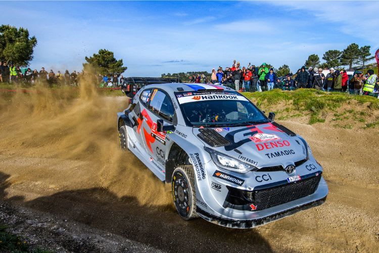 Toyota-Pilot Sébastien Ogier hat die Führung bei der Portugal-Rallye übernommen.
