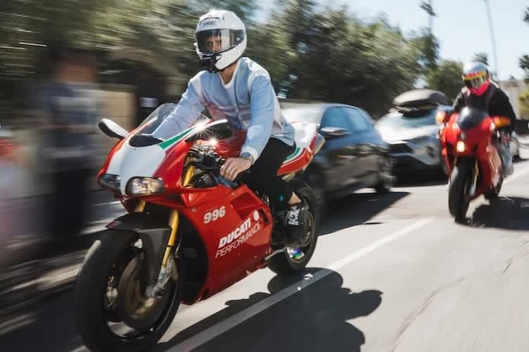 Ducati-Doppel: «Diggia» in Front auf der klassischen 996