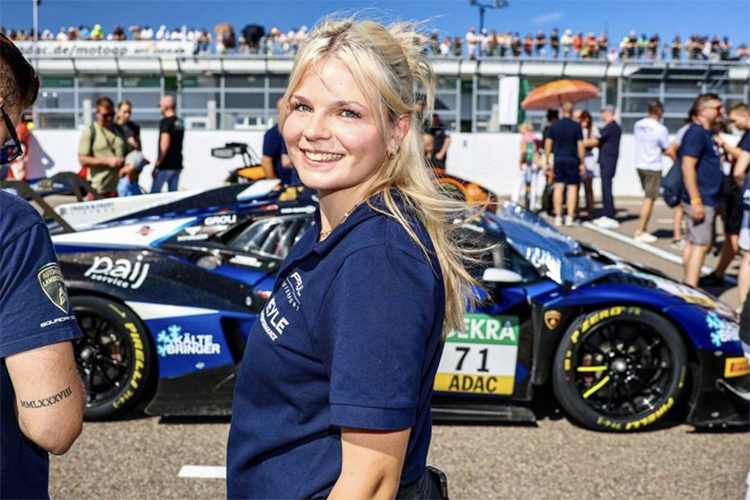 Holly Weber startet durch