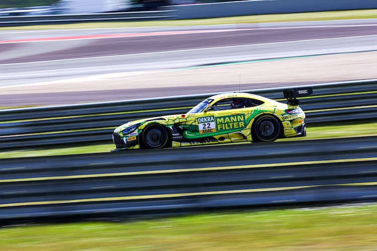 Auf dem technisch anspruchsvollen Kurs in Oschersleben bereiten sich die DTM-Piloten auf die Saison 2025 vor