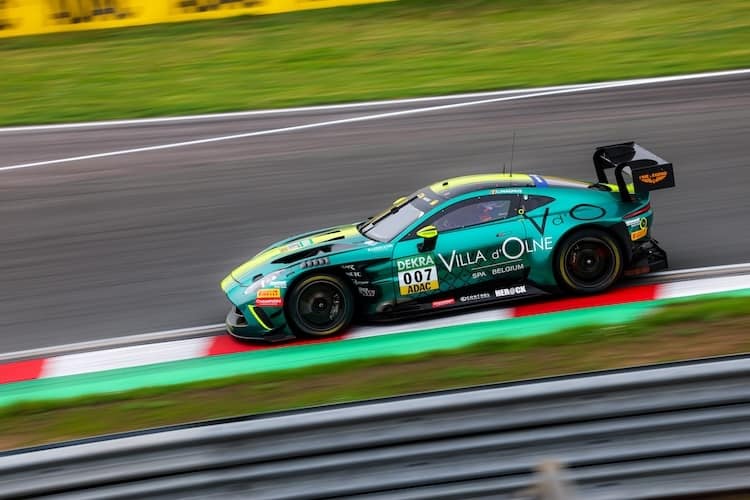 Beide Comtoyou Racing Aston Martin wurden disqualifiziert