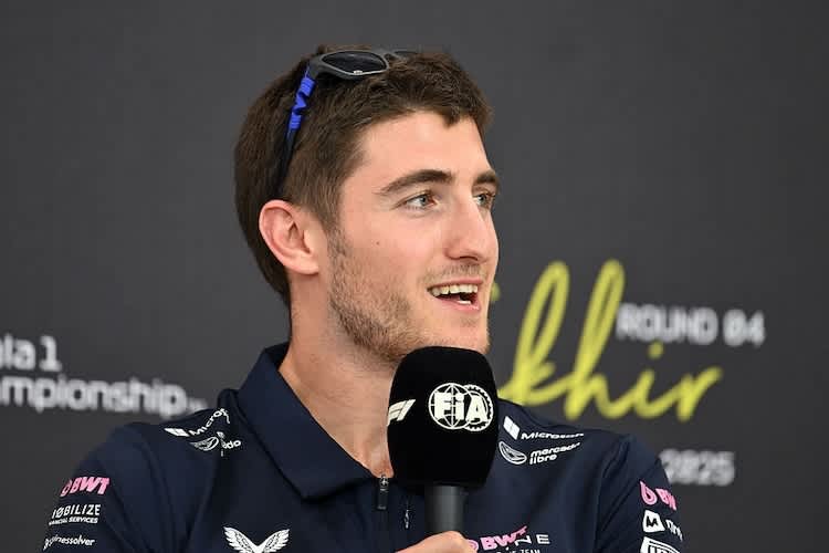 Jack Doohan bei der Pressekonferenz vor dem Bahrain-GP