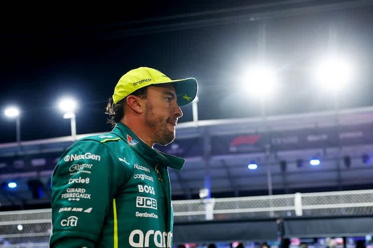 Fernando Alonso schaffte es ins Q2 – war mit seinem Auto jedoch bedeutend langsamer als im Vorjahr