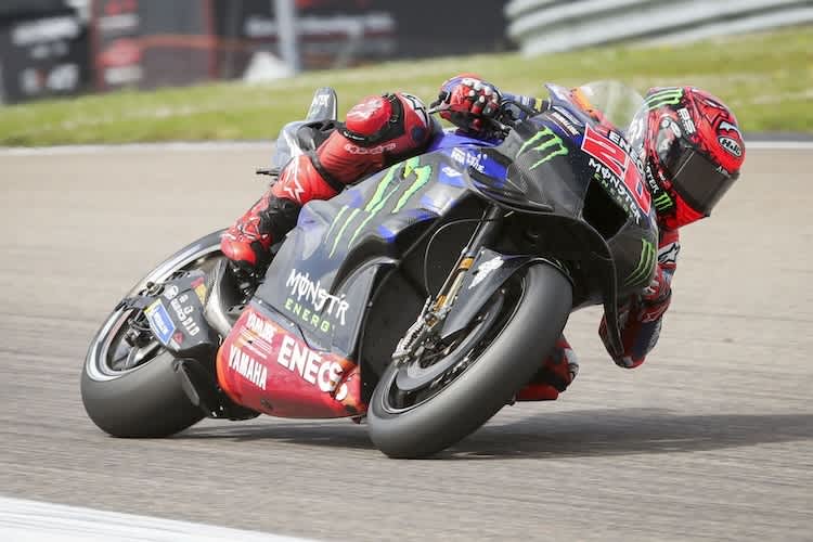 Immer quer: Fabio Quartararo auf der Yamaha M1