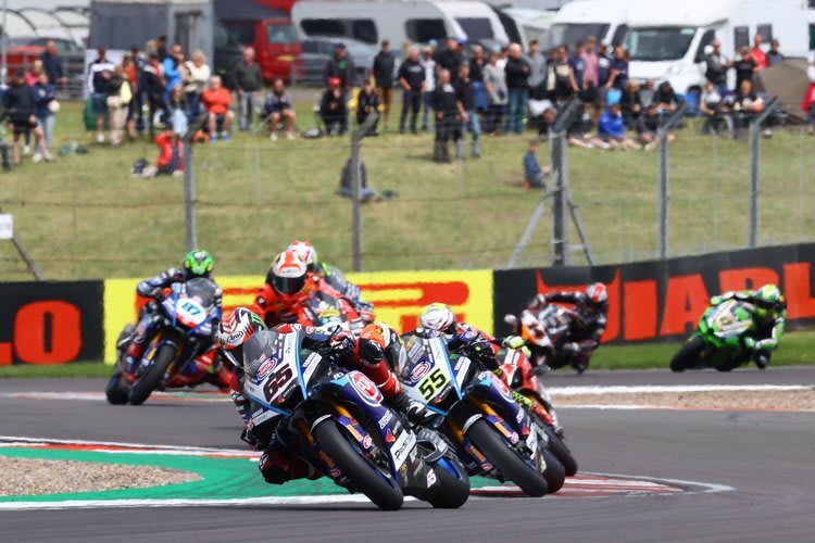 Jonathan Rea vor Andrea Locatelli